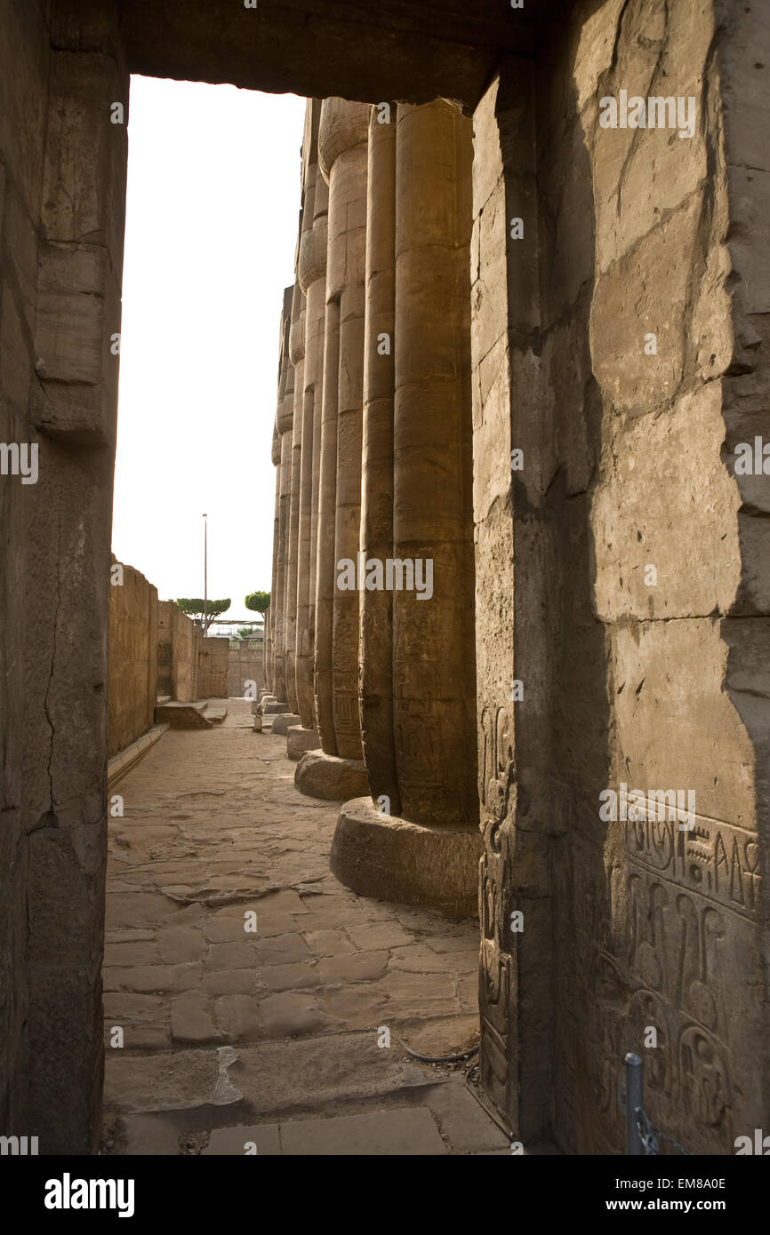 Luxor-Tempel. Spalten der heiligsten Seite von diesem Hof Stockfoto
