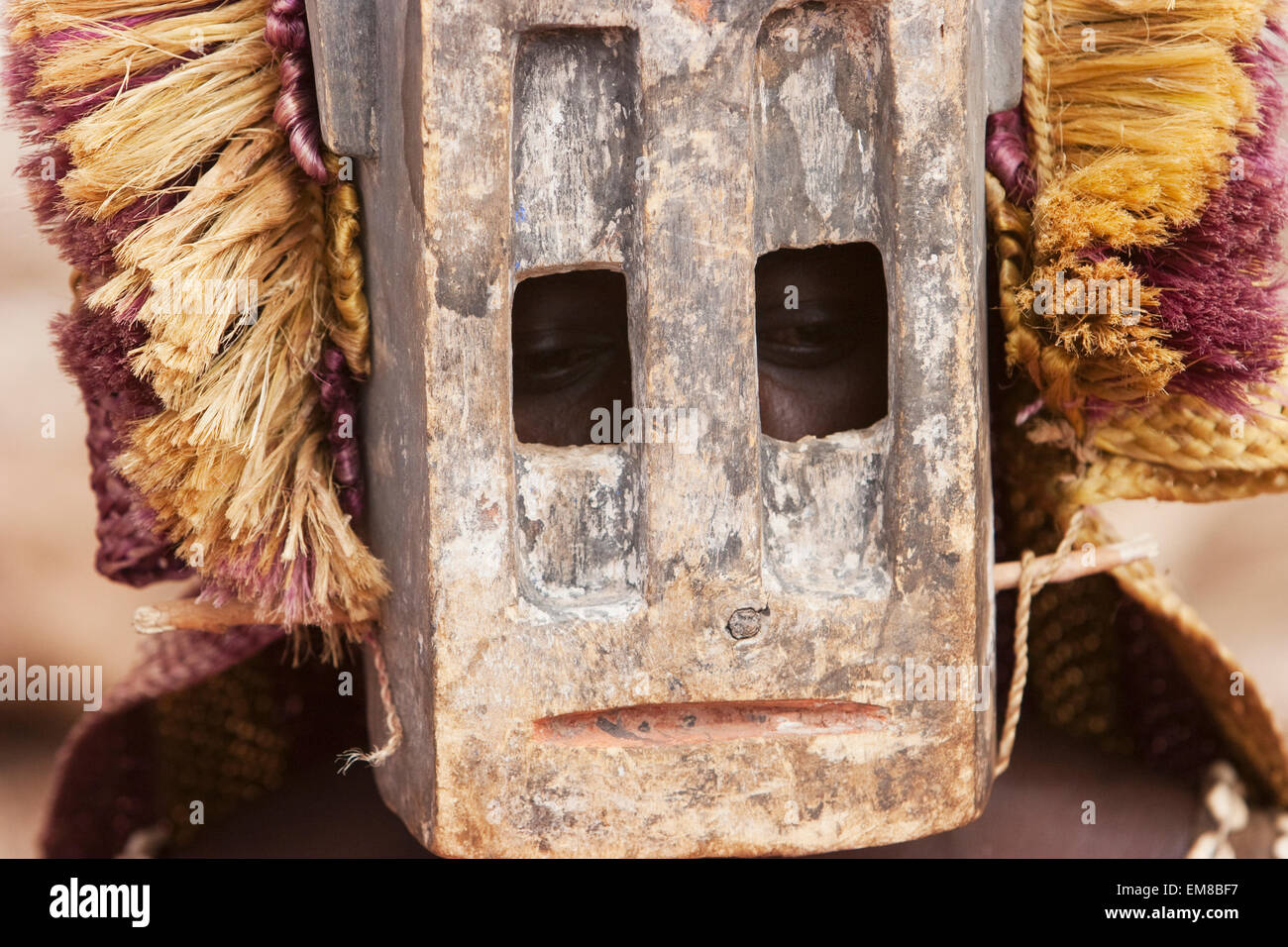 Tänzerin mit Kananga Maske bei der Dama-Feier in Tireli, Mali Stockfoto