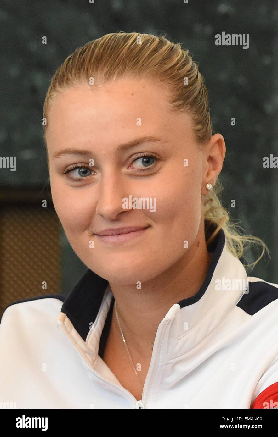 Ostrava, Tschechische Republik. 17. April 2015. Französischer Tennisspieler Kristina Mladenovic während der Auslosung in Ostrava, Tschechische Republik, 17. April 2015 abgebildet. Die Tschechische Republik-Frankreich Fed-Cup-am 18. April Spiel und 19. in Ostrava, Tschechische Republik. © Jaroslav Ozana/CTK Foto/Alamy Live-Nachrichten Stockfoto