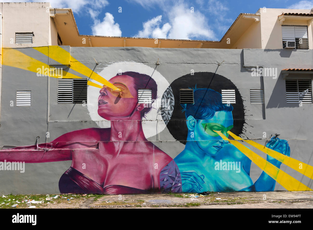 Graffiti von Frau Rosa und blaue Frau Licht auszusenden. Stockfoto