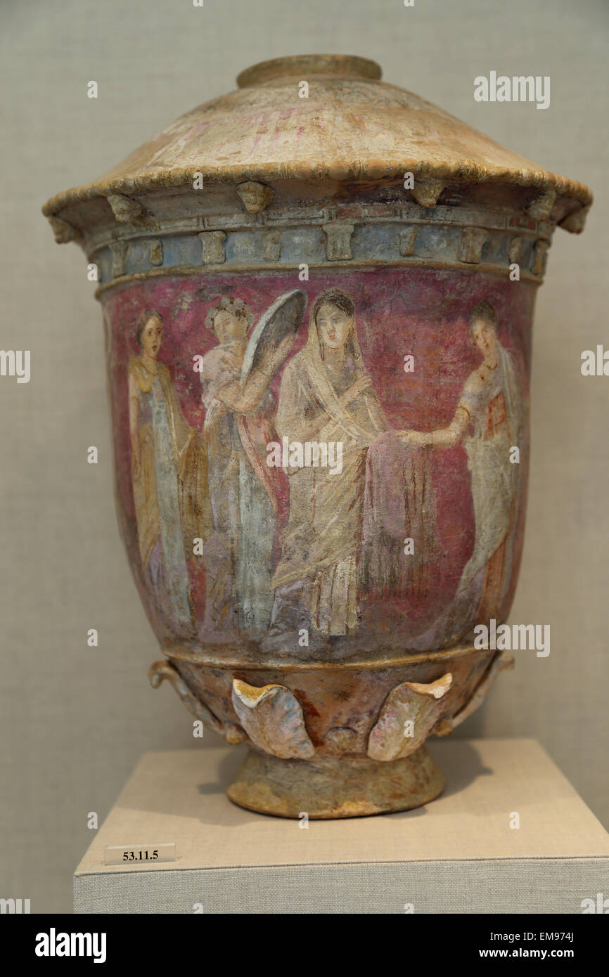 Terrakotta-Vase. Griechisch, sizilianische. Centuripe, 3.-2. Jh. v. Chr.. Vier Frauen. Die Szene zeigt eine Braut, umgeben von den Begleitern. Stockfoto