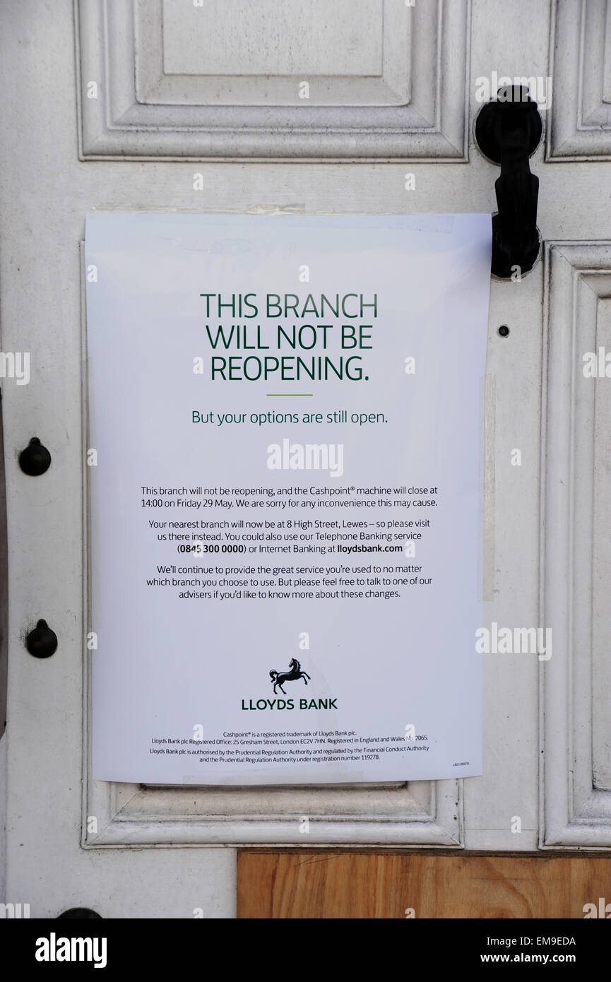 Ortsgruppe der Lloyds Bank in Lewes High Street East Sussex UK geschlossen Stockfoto