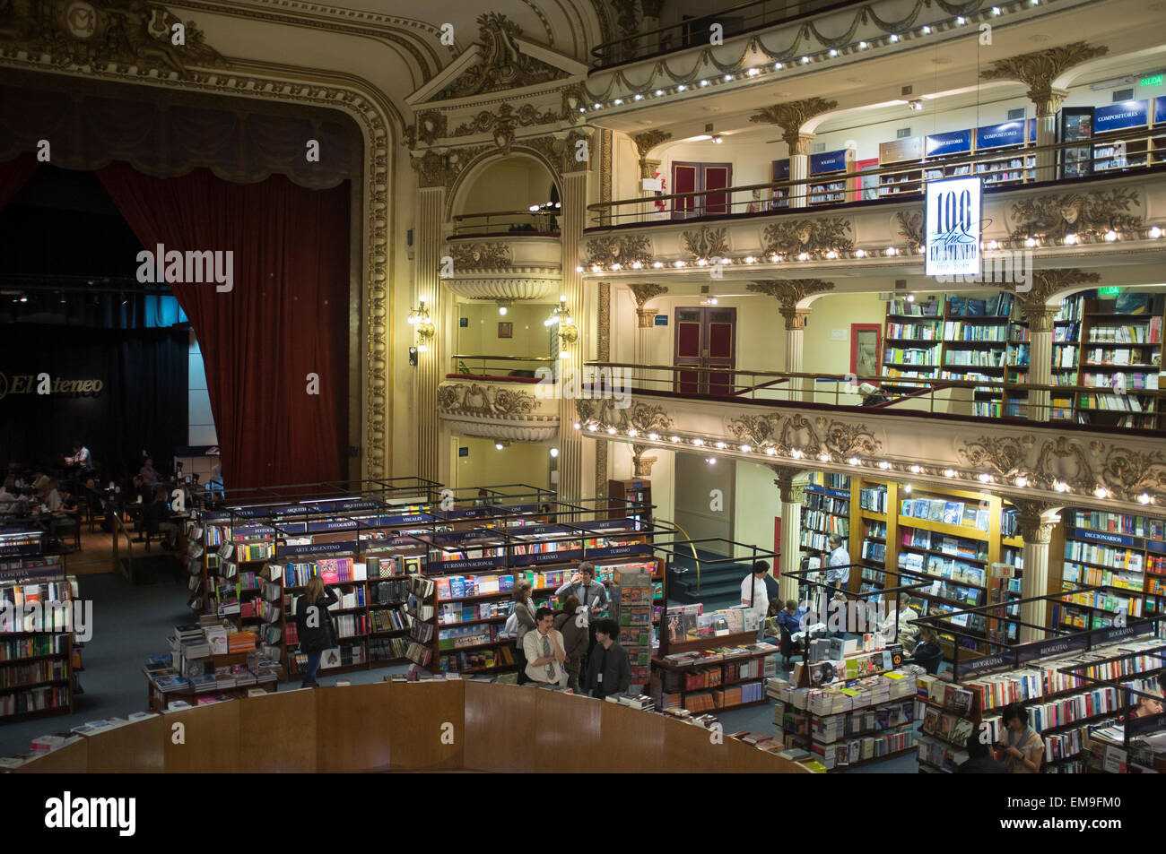 Bibliothek "El Ateneo" von der Stadt Buenos Aires Argentinien, ist eine besonders interessante touristische Attraktion wird ein Drama adapte Stockfoto