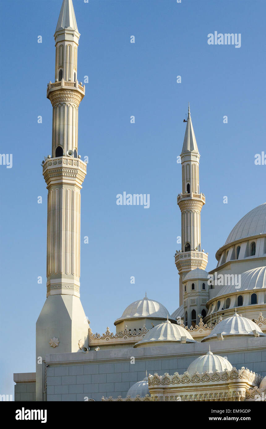 Kuppeln und Minarette einer Moschee, Dubai Vereinigte Arabische Emirate Stockfoto