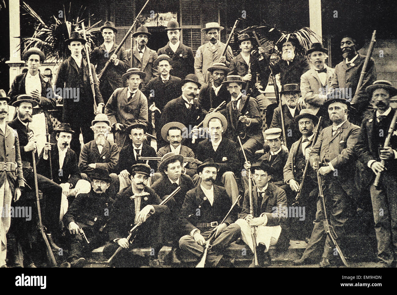 C.1895 schwarz / weiß Fotografie, die Bürgerinnen und Bürger-Guard, Konterrevolution, halten Gewehre Stockfoto