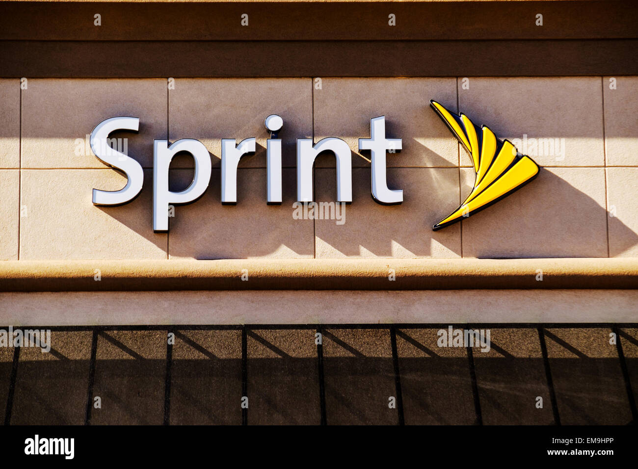 Die storefront und Logo einer Sprint Telekommunikation speichern. Oklahoma City, Oklahoma, USA. Stockfoto