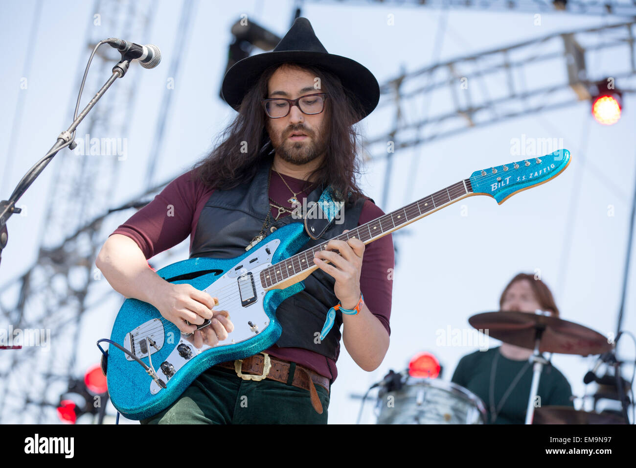 Indio, Kalifornien, USA. 17. April 2015. Musiker SEAN LENNON von The Ghost eines Saber Tigers tritt während der drei Tage des Coachella Music and Arts Festival im Empire Polo Club in Indio, Kalifornien Credit: Daniel DeSlover/ZUMA Draht/Alamy Live News Stockfoto