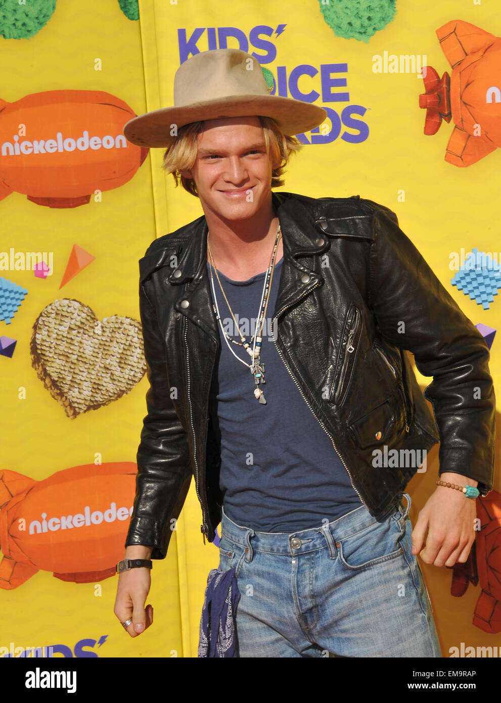 LOS ANGELES, CA - 28. März 2015: Cody Simpson an der 2015 Kids Choice Awards am Forum, Los Angeles. Stockfoto