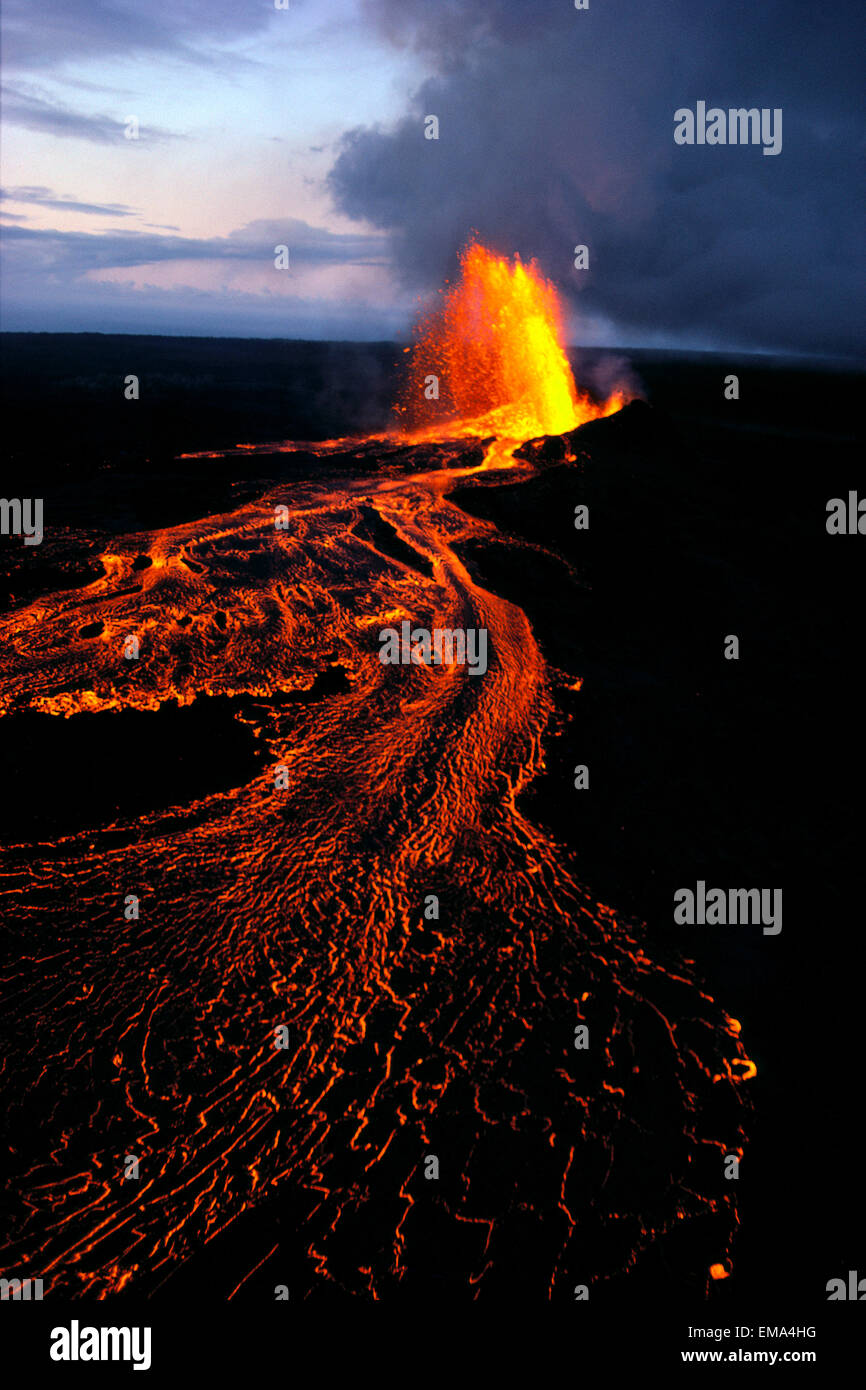 Hawaii, Big Island, Kilauea Vulkan, Vulkanausbruch, Fluss der Lava, Aerial Shot A26D Stockfoto