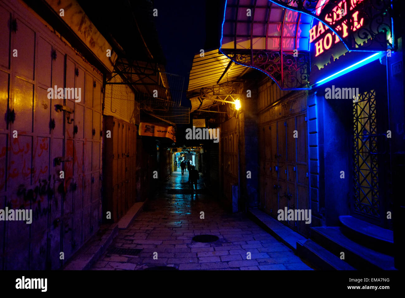 Blick bei Nacht von Beit Habad auch Khan az Zait Straße im muslimischen Viertel in der alten Stadt von Ost-Jerusalem Israel Stockfoto