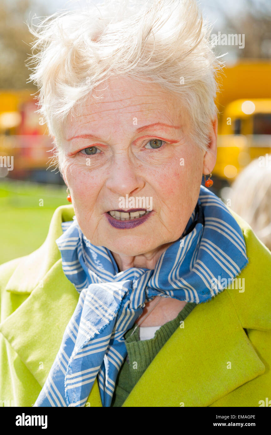 Mode-Designer Dame Vivienne Westwood, Adressen der Demokratie Vs TTIP Day of Action. Shepherds Bush grün London UK. Stockfoto