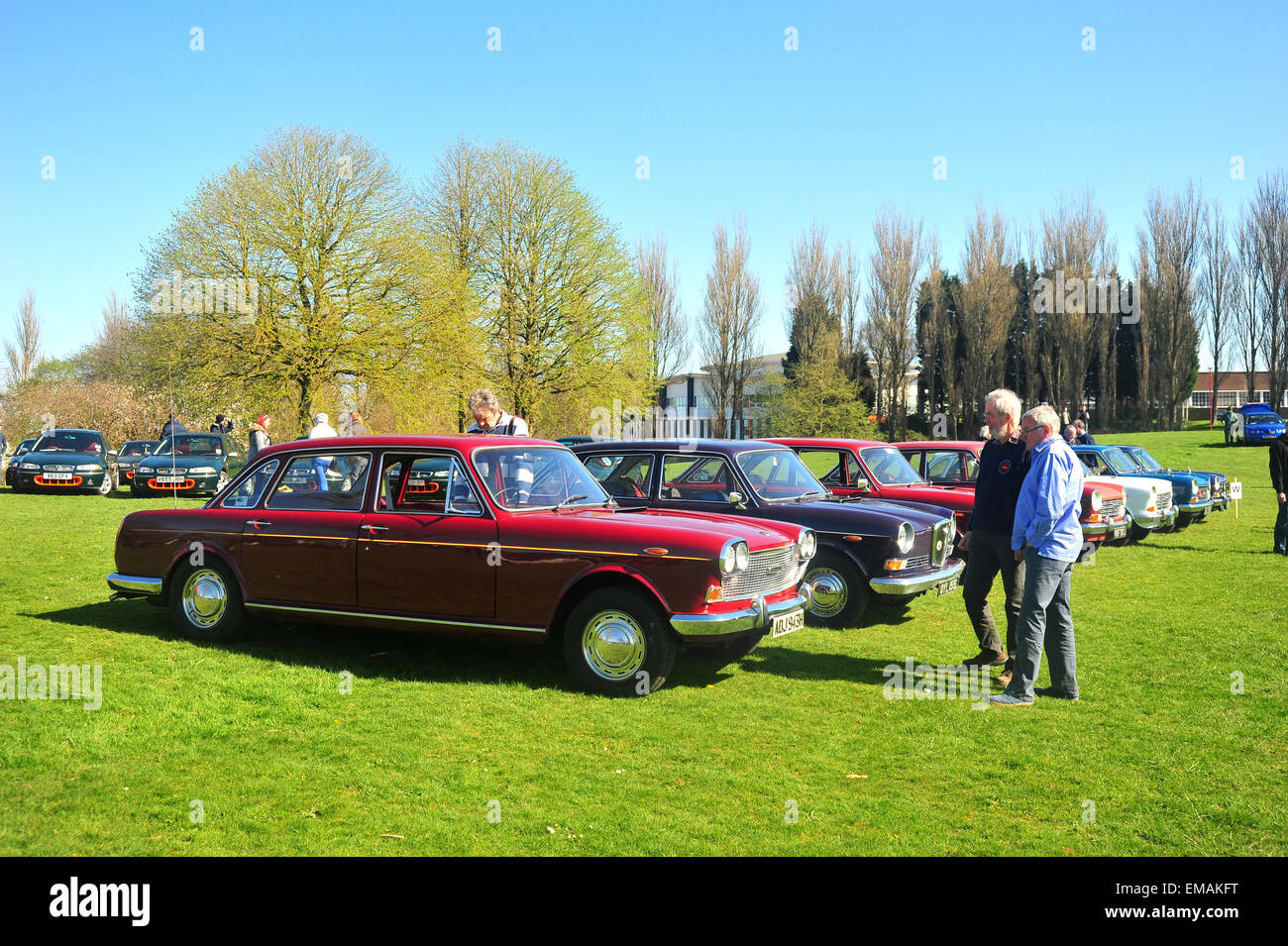 Oldtimer Austin bei der 10. stolz von Longbridge Rallye mit Hunderten von Fahrzeugen, die der Produktionslinie in Longbridge rollte. Die jährliche Veranstaltung ist eine Erinnerung an die Longbridge Fabrikschließungen, geschah im April 2005 und führte zu 6000 Arbeiter ihren Arbeitsplatz zu verlieren. Bildnachweis: Jonny White/Alamy Live-Nachrichten Stockfoto