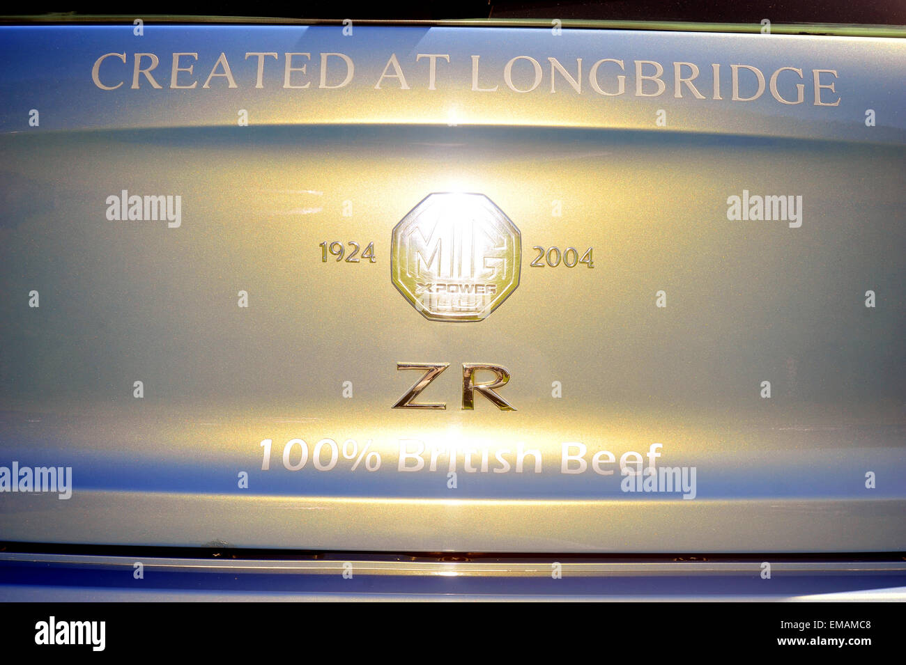 Eine Gedenktafel an einem MG ZR bei der 10. stolz von Longbridge Rallye mit Hunderten von Fahrzeugen, die der Produktionslinie in Longbridge rollte. Die jährliche Veranstaltung ist eine Erinnerung an die Longbridge Fabrikschließungen, geschah im April 2005 und führte zu 6000 Arbeiter ihren Arbeitsplatz zu verlieren. Bildnachweis: Jonny White/Alamy Live-Nachrichten Stockfoto