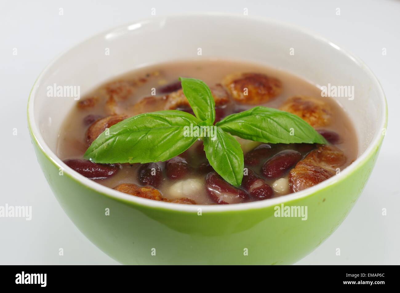 Bohnensuppe schwarze bohne -Fotos und -Bildmaterial in hoher Auflösung ...
