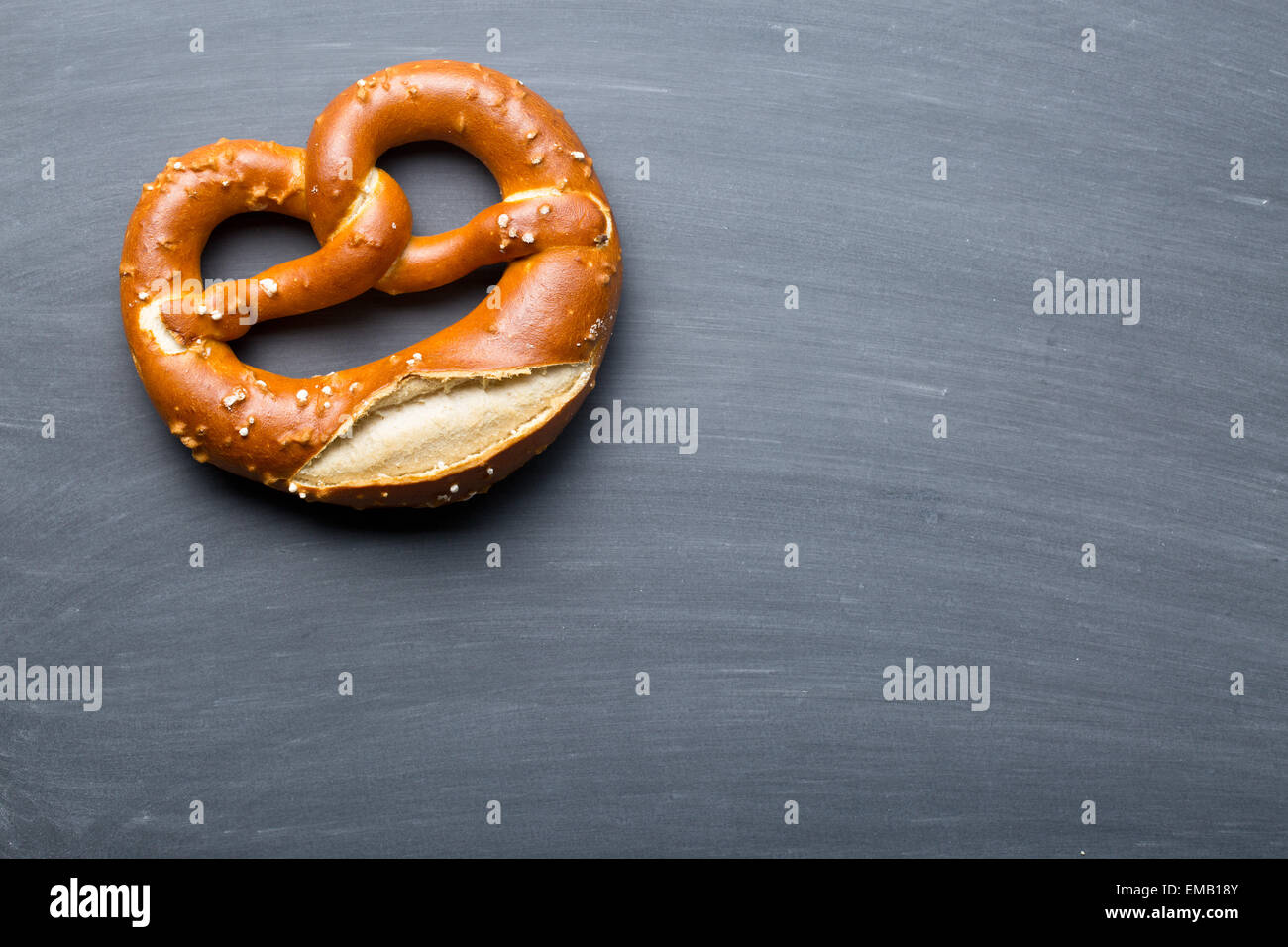 Gebackene weiche brezel -Fotos und -Bildmaterial in hoher Auflösung – Alamy