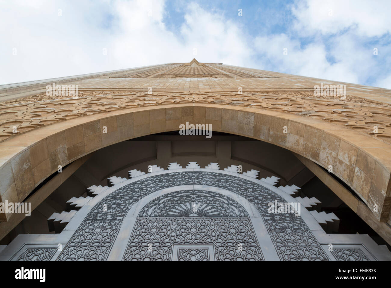 Blick auf das Minarett der Hassan II Moschee von Casablanca Stockfoto