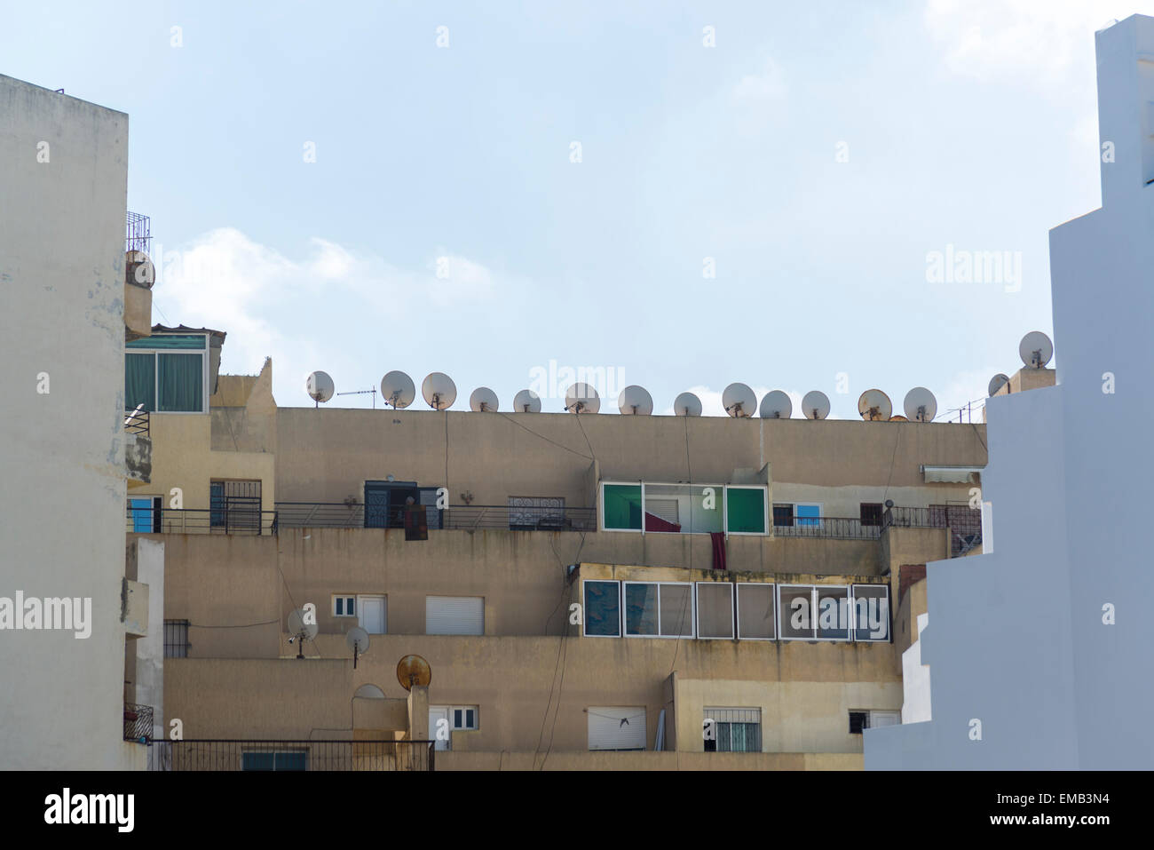 Moderne Antennen an einem Gebäude in Casablanca, Marokko Stockfoto