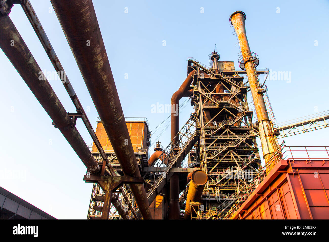 Ehemaligen Stahlwerk in Duisburg, Deutschland, heute eine "Lanschaftspark"-Landschaftspark, Industriekultur Website für Öffentlichkeit zugänglich Stockfoto