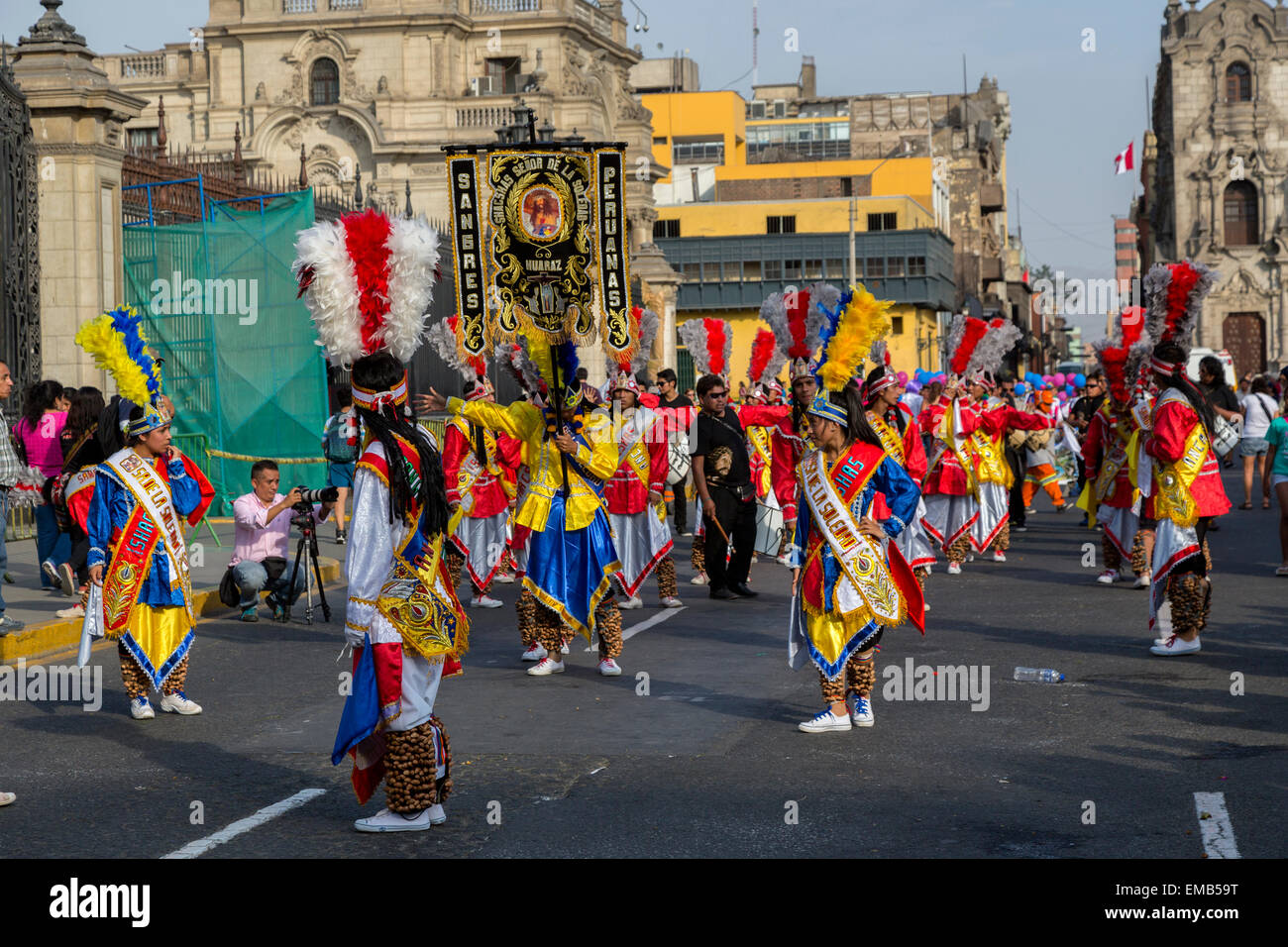 Lima, Peru.  Andine Kultur Parade, Plaza de Armas. Stockfoto