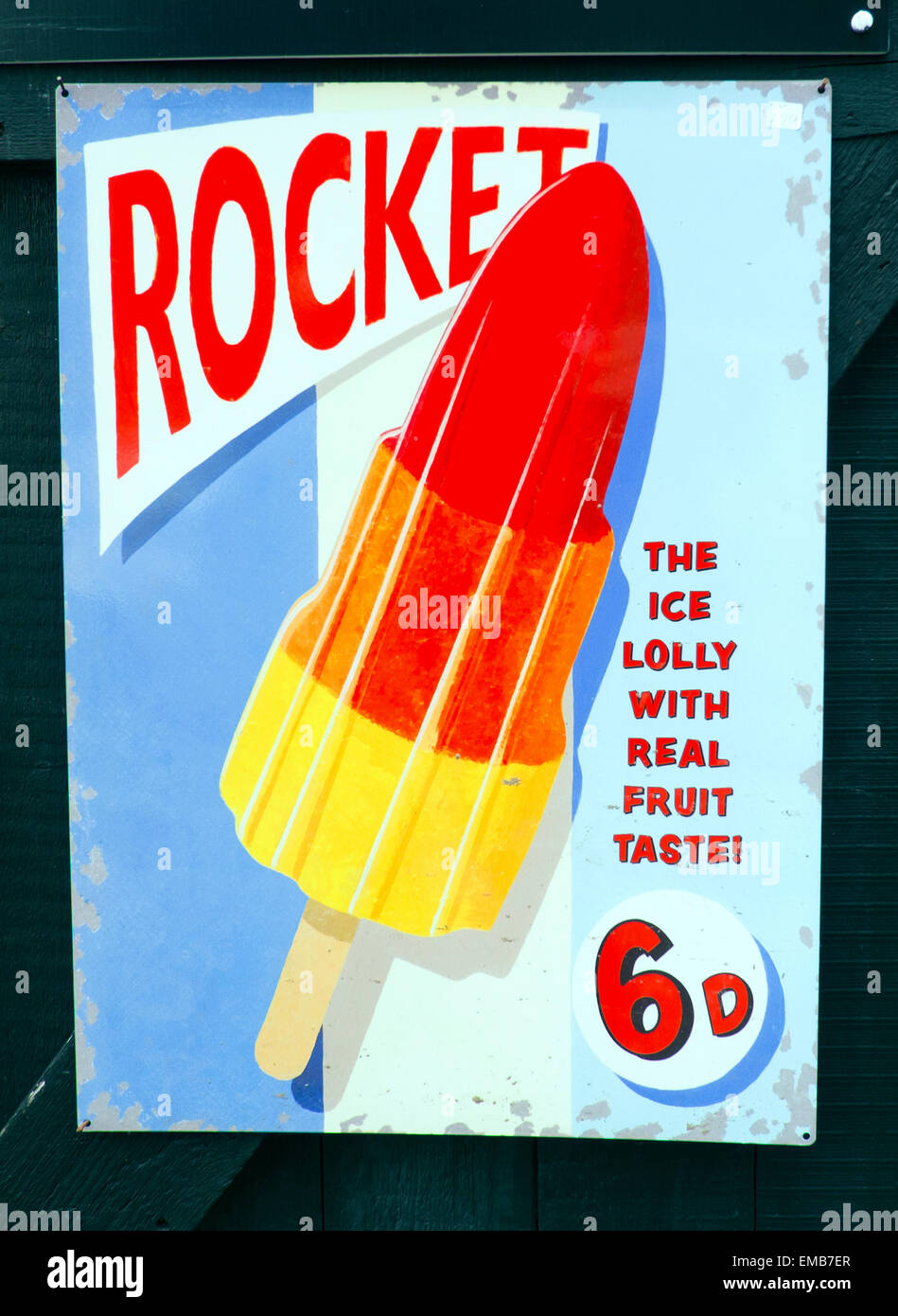 Retro Tin Sign für Ice Rakete Lolly, Roggen, Sussex, UK Stockfoto