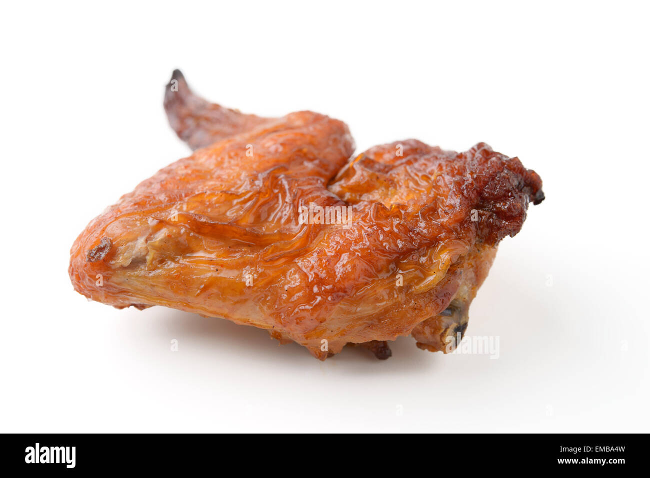 geräuchertem Huhn Flügel isoliert auf weiss Stockfoto