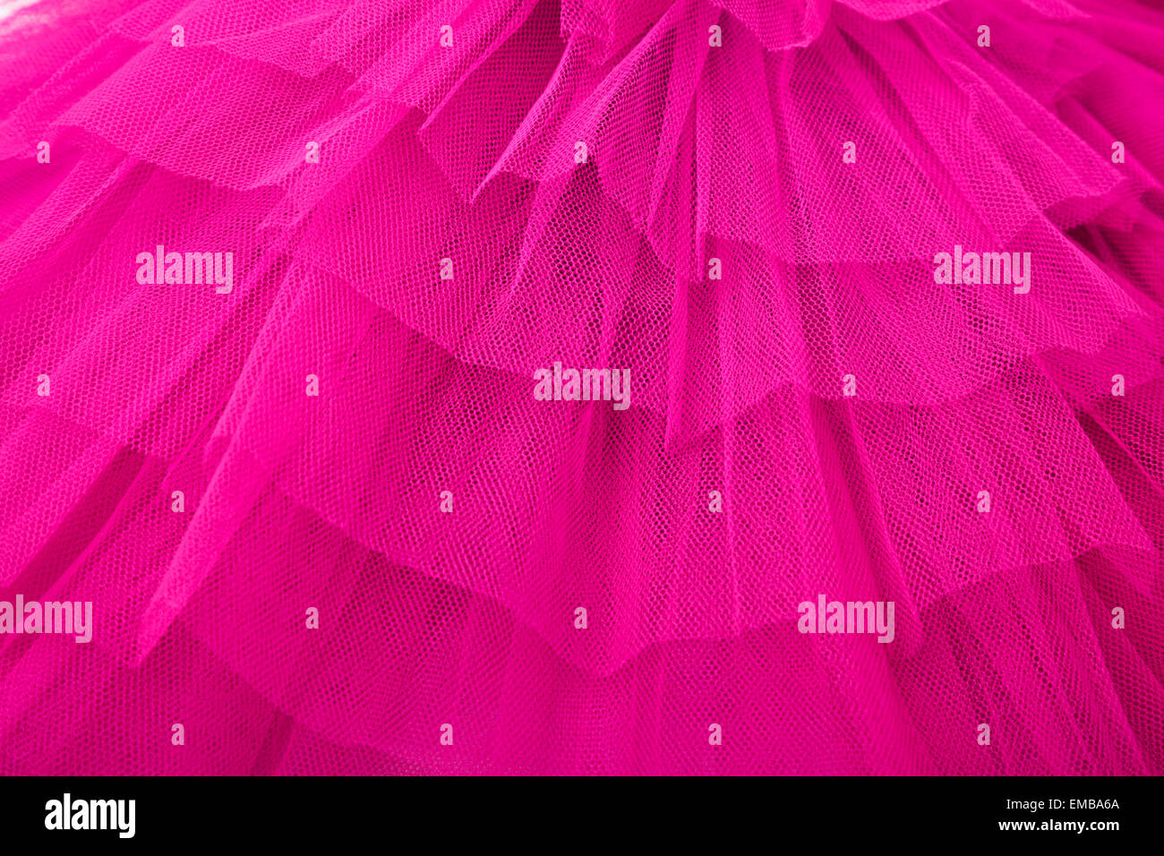 Hellen heiß rosa Geflecht aus einem Ballett Tutu Kleid. Stockfoto