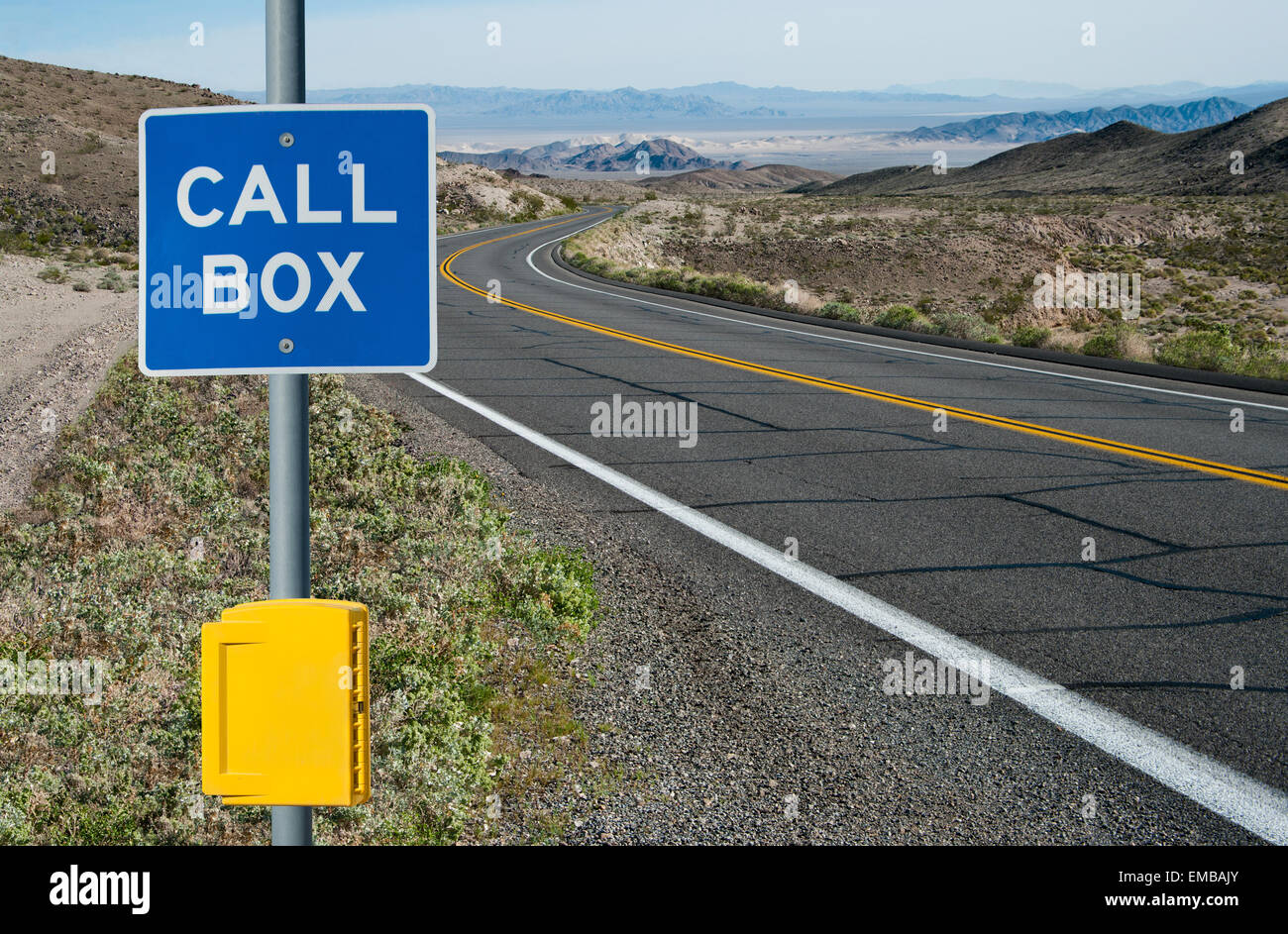 Emergency Call Box und Zeichen Stockfoto