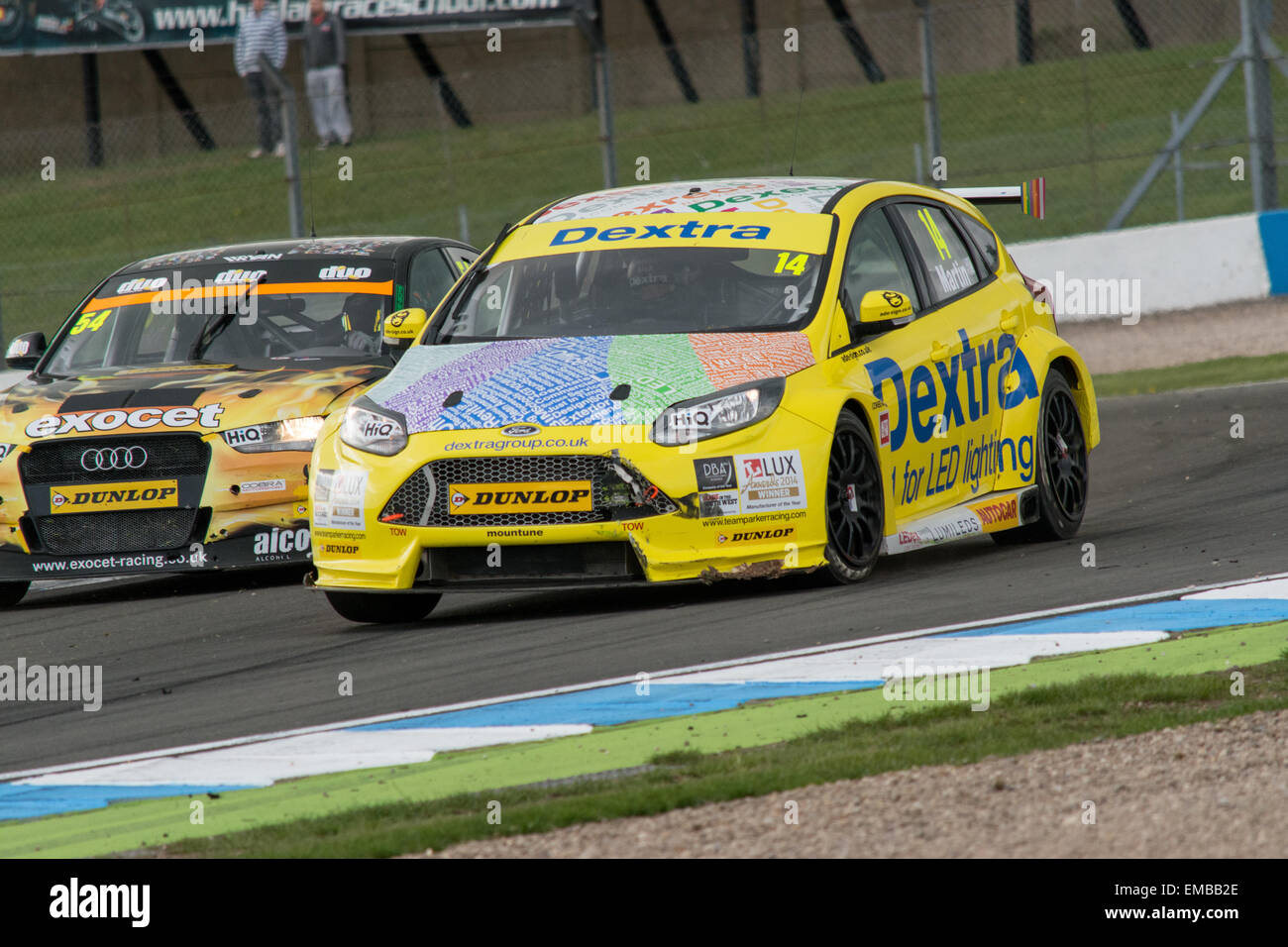 Donington Park, Castle Donington, Vereinigtes Königreich. 19. April 2015. Alex Martin und Dextra Racing Ford Focus Laufwerke während der Dunlop MSA British Touring Car Championship in Donington Park. Bildnachweis: Gergo Toth/Alamy Live-Nachrichten Stockfoto