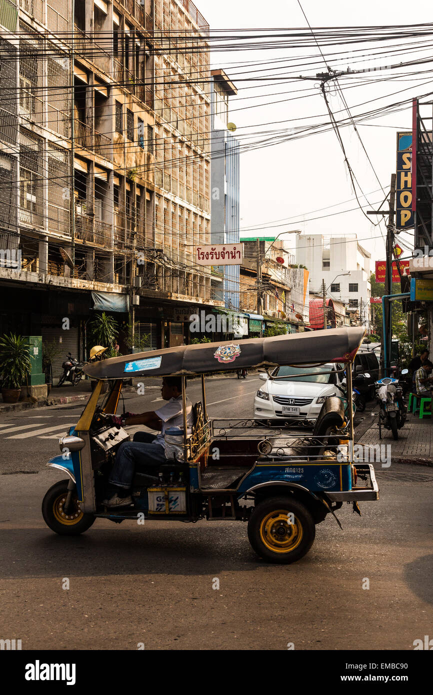 Ein Thai Tuk-Tuk-Taxi in das chinesische Viertel von Bangkok Stockfoto