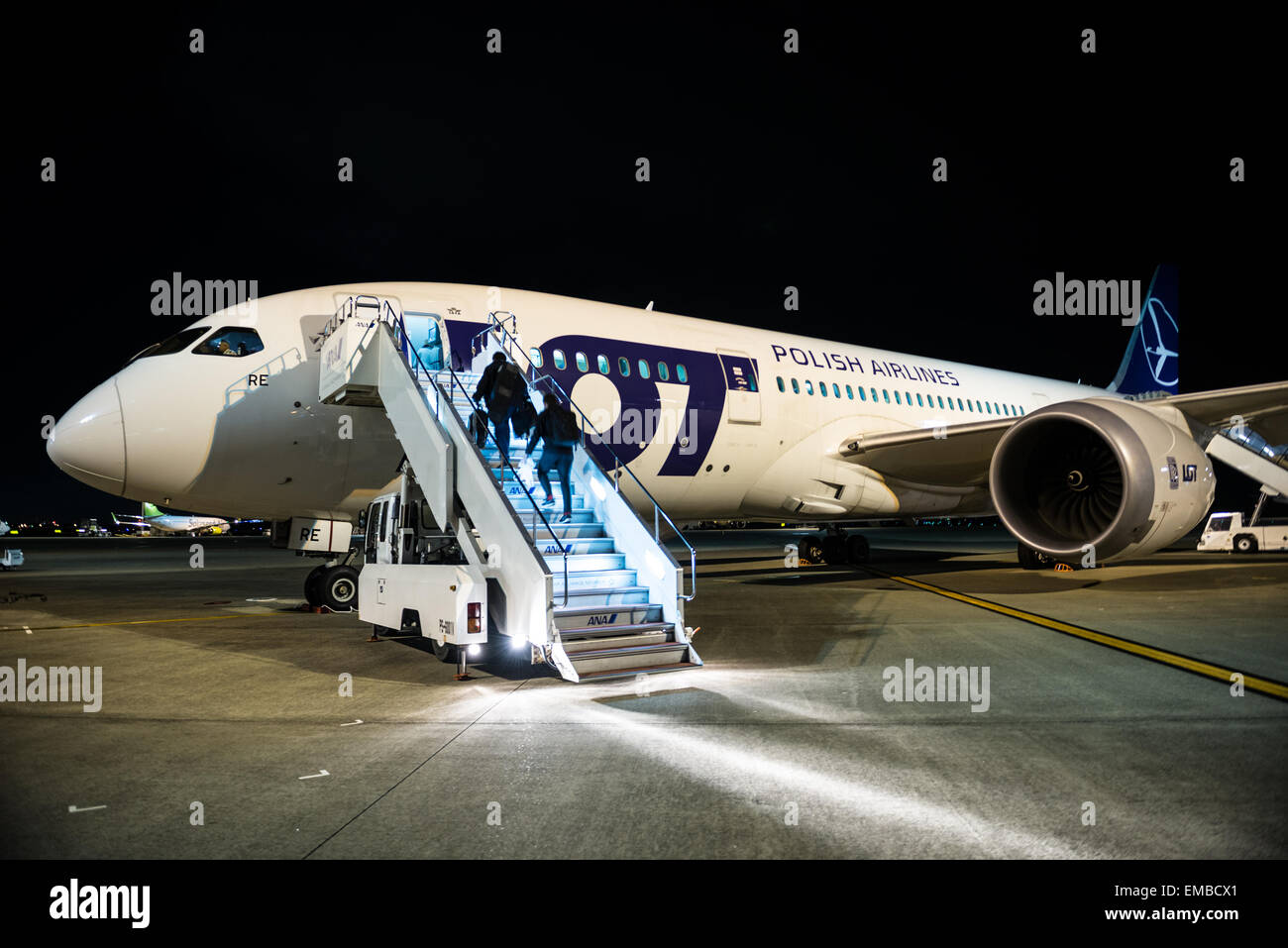 Boeing 787 Dreamliner zweistrahlige Jet Airliner von LOT Polish Airlines am Flughafen in Tokio Stockfoto