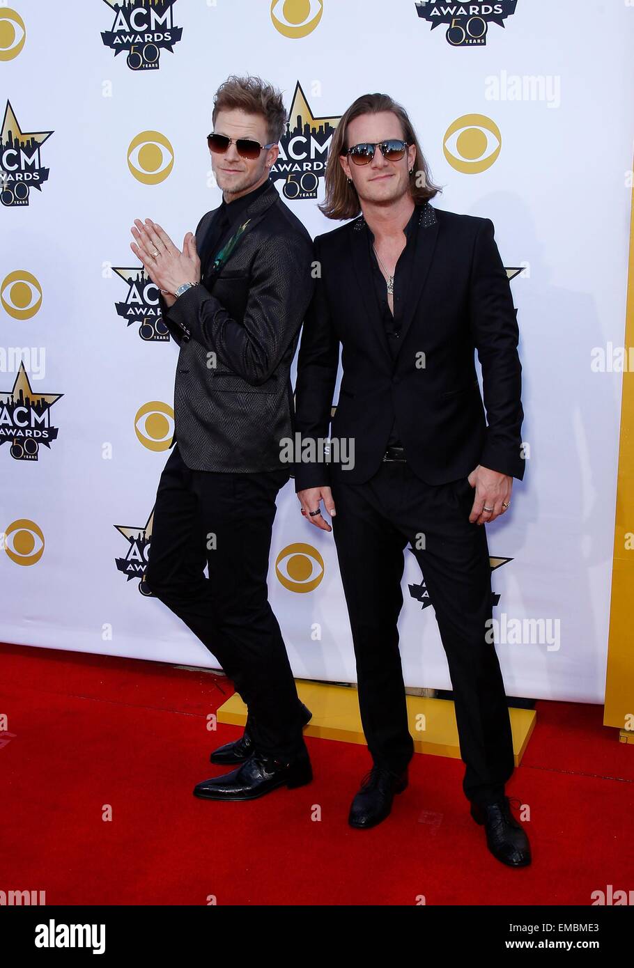 Arlington, TX, USA. 19. April 2015. Florida-Georgia-Line im Ankunftsbereich für 50. Academy of Country Music (ACM) Awards 2015 - Teil 1, Arlington Convention Center, Arlington, TX 19. April 2015. Bildnachweis: MORA/Everett Collection/Alamy Live-Nachrichten Stockfoto