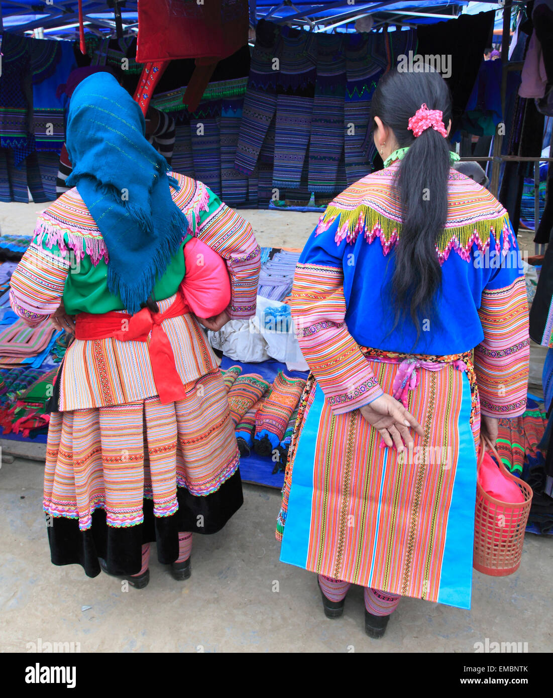 Vietnam, Lao Cai Provinz, Bac Ha, Markt, Hügel Stämme Menschen, Frauen, Stockfoto