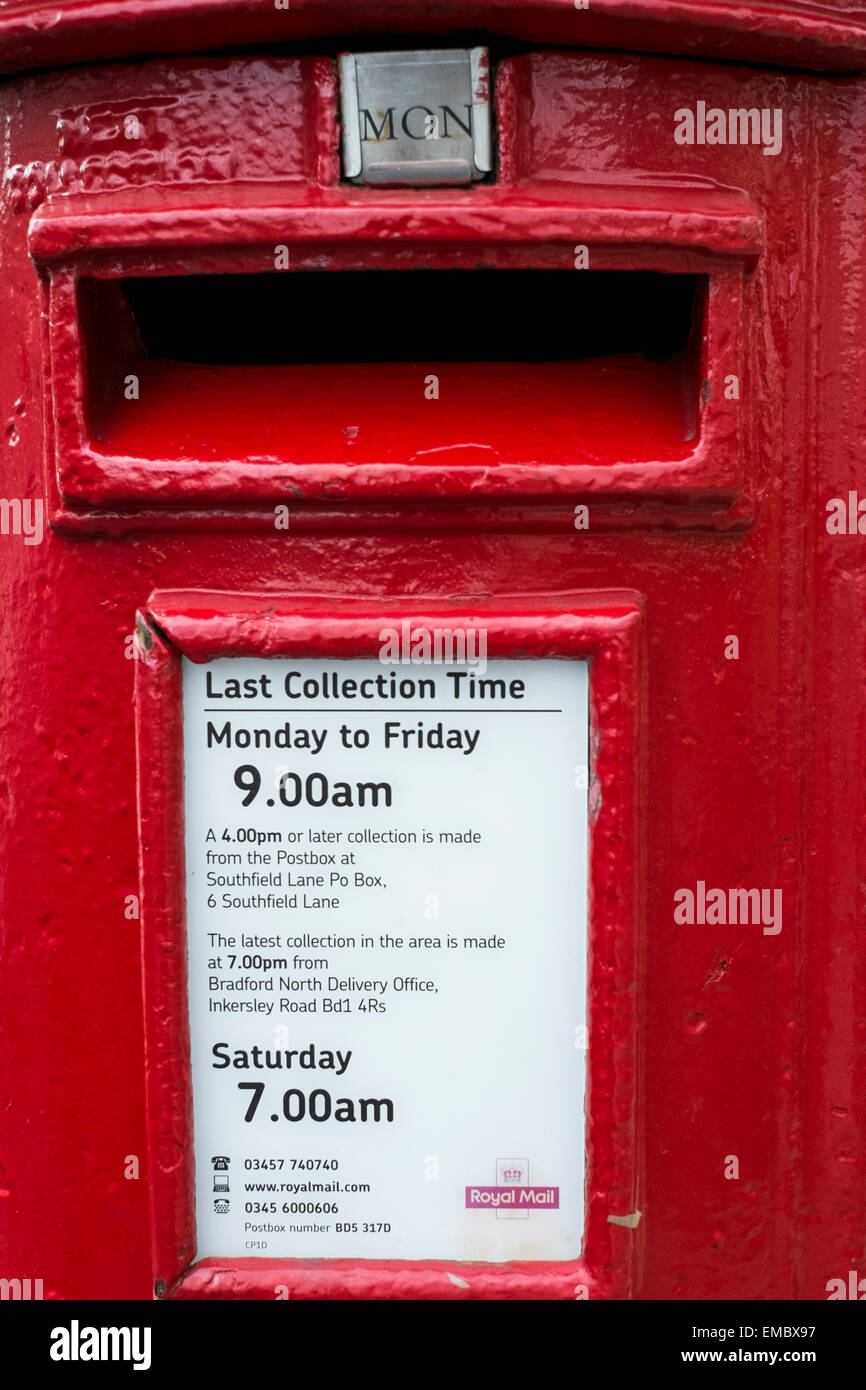 Royal Mail-Postfach mit letzte Kollektion 09:00 Carrbottom Straße Bradford Stockfoto