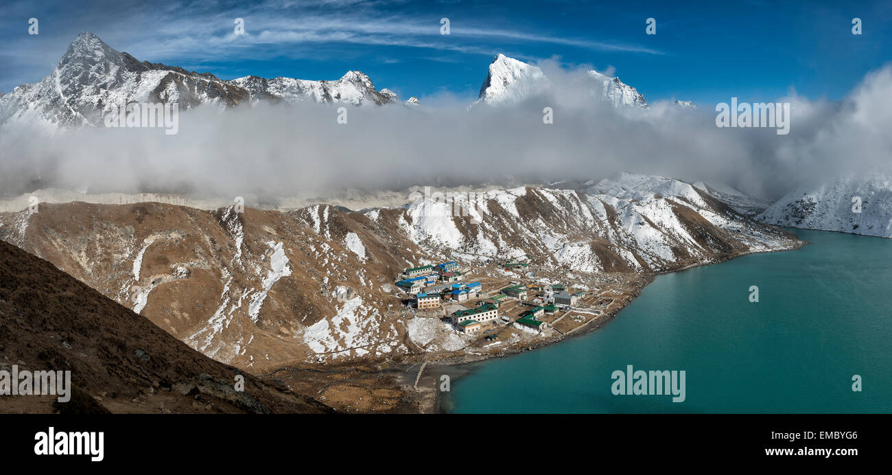 Khumbu, Nepal-Everest-Region, Blick zum Gokyo vom Gokyo ri peak Stockfoto