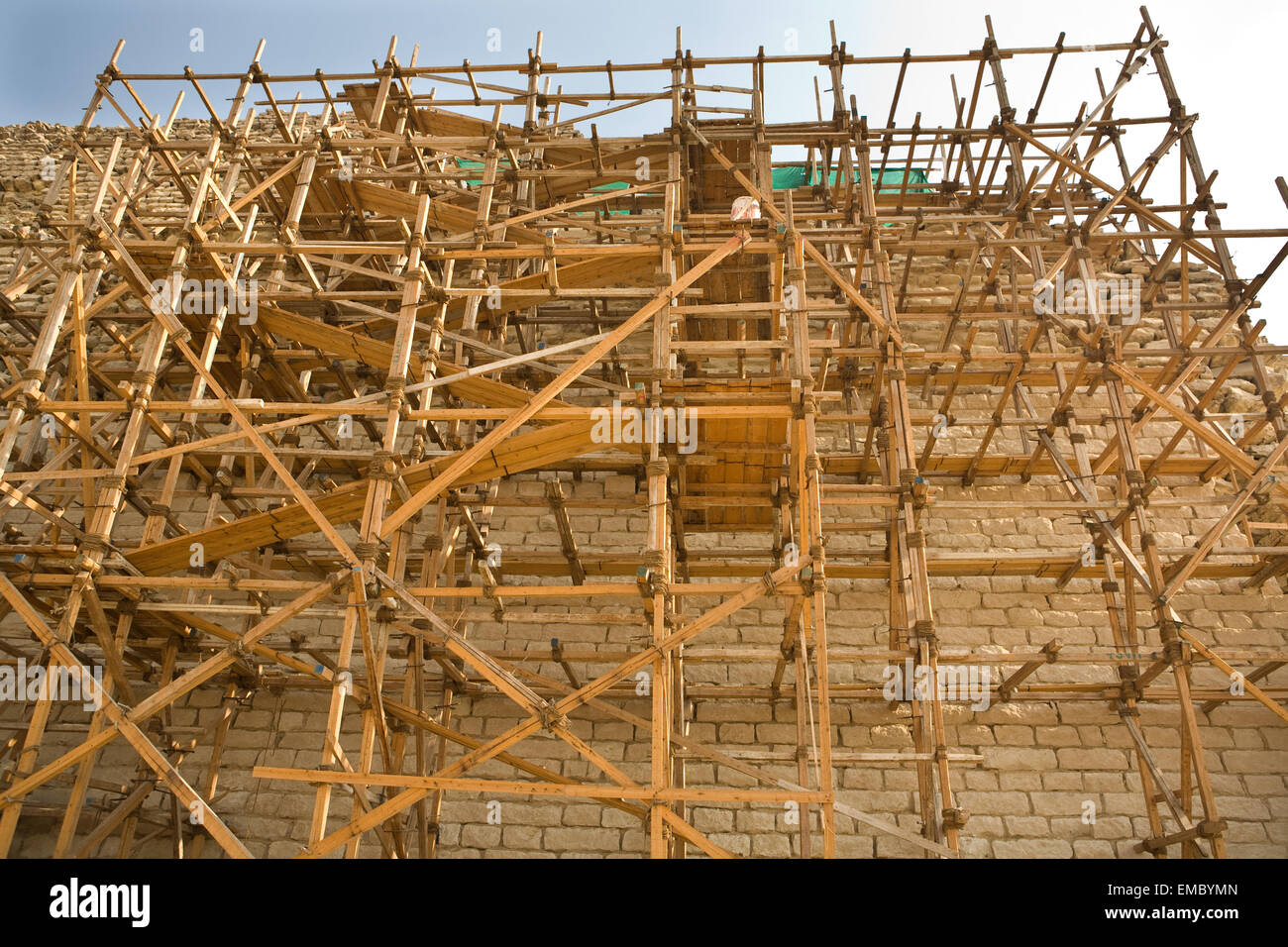 Restaurierungsarbeiten im Saqqara Pyramid Gebiet, Ägypten. Erhaltung und Restaurierung von Kulturgütern Stockfoto