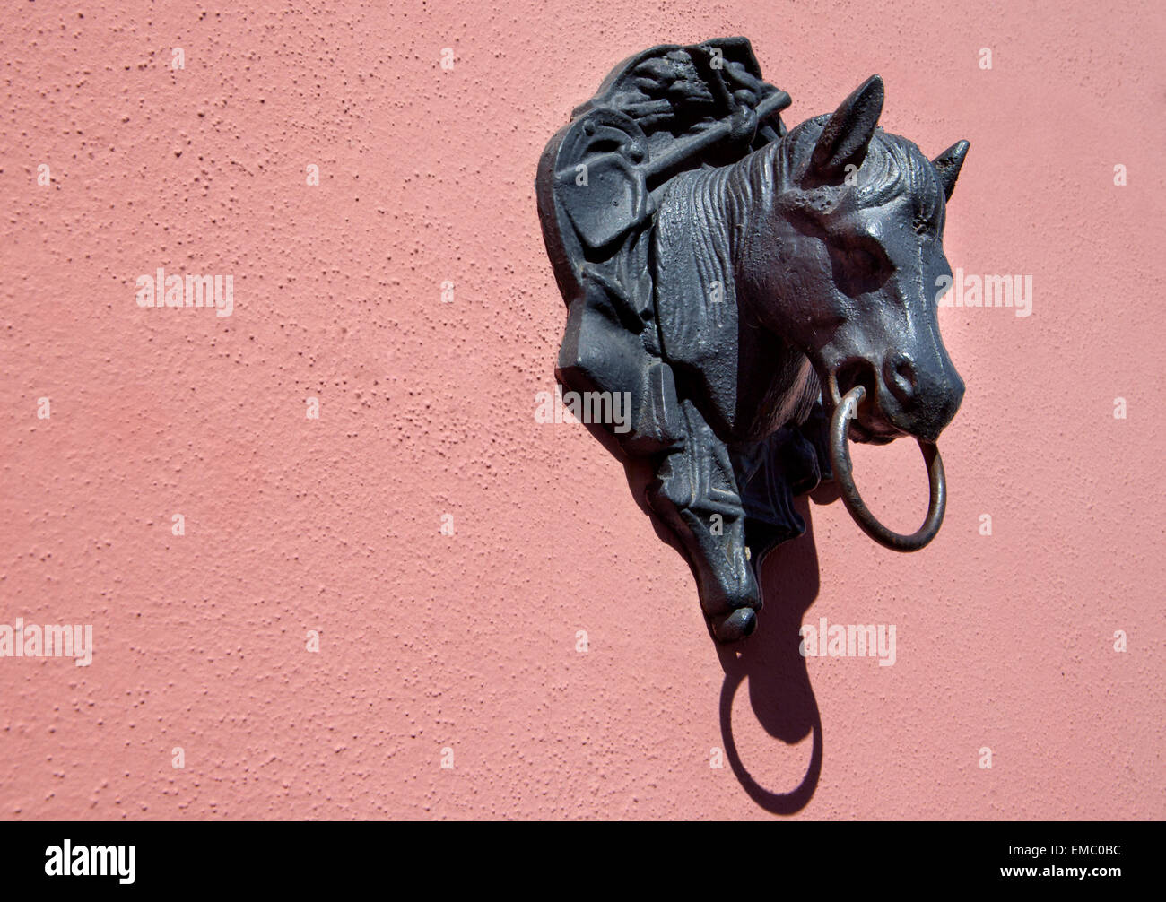 Pferd Kopf Figur Atached an der Wand, Andalusien, Spanien Stockfoto