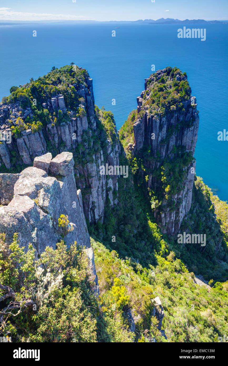 Anzeigen von Mt Bishop und Kaufmann/-Frau - Maria Island National Park - Tasmanien - Australien Stockfoto