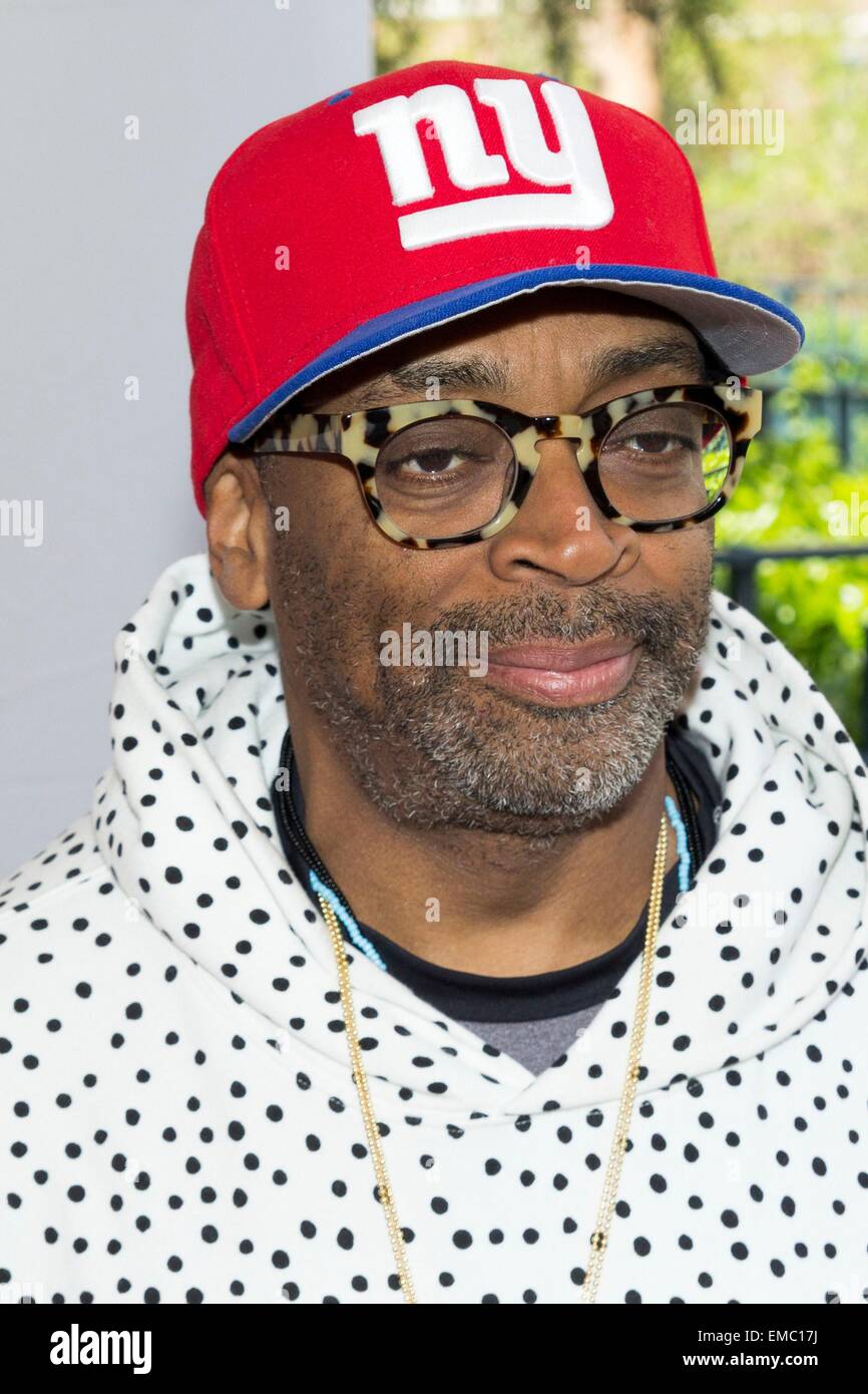 New York, NY, USA. 19. April 2015. Spike Lee im Ankunftsbereich für Tribeca Gespräche/ESPN Sports Film Festival: The Greatest fangen Ever, der School of Visual Arts (SVA) Theatre, New York, NY 19. April 2015. Bildnachweis: Patrick Cashin/Everett Collection/Alamy Live-Nachrichten Stockfoto