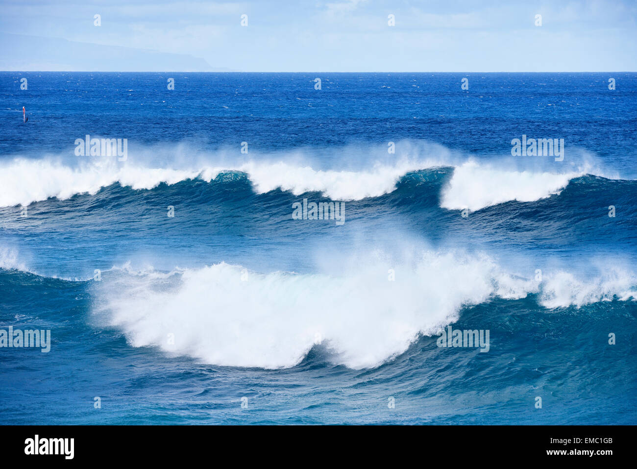 USA, Hawaii, Maui, Wellen am Hookipa Beach Stockfoto