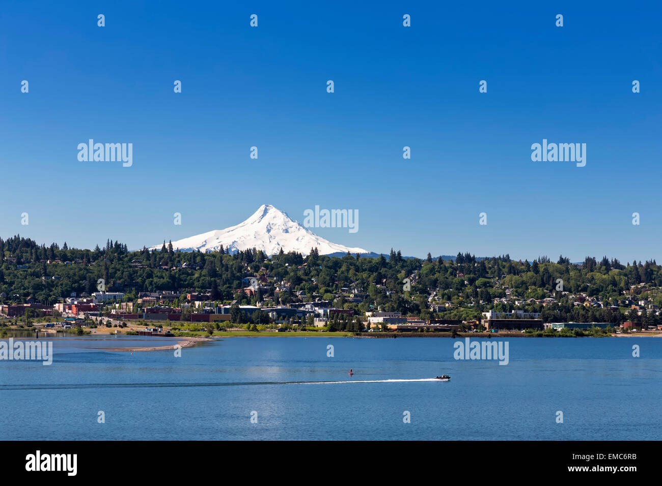 USA, Oregon, Mount Hood, Columbia River und Stadt Hood River Stockfoto
