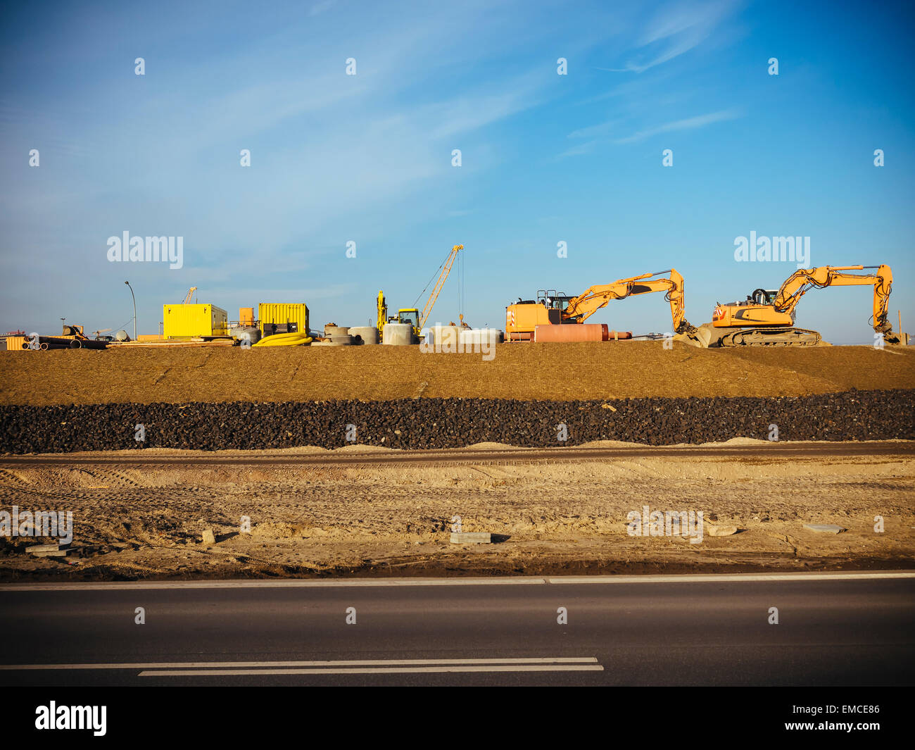 Deutschland, Hamburg, Baumaschinen auf Baustellen Stockfoto