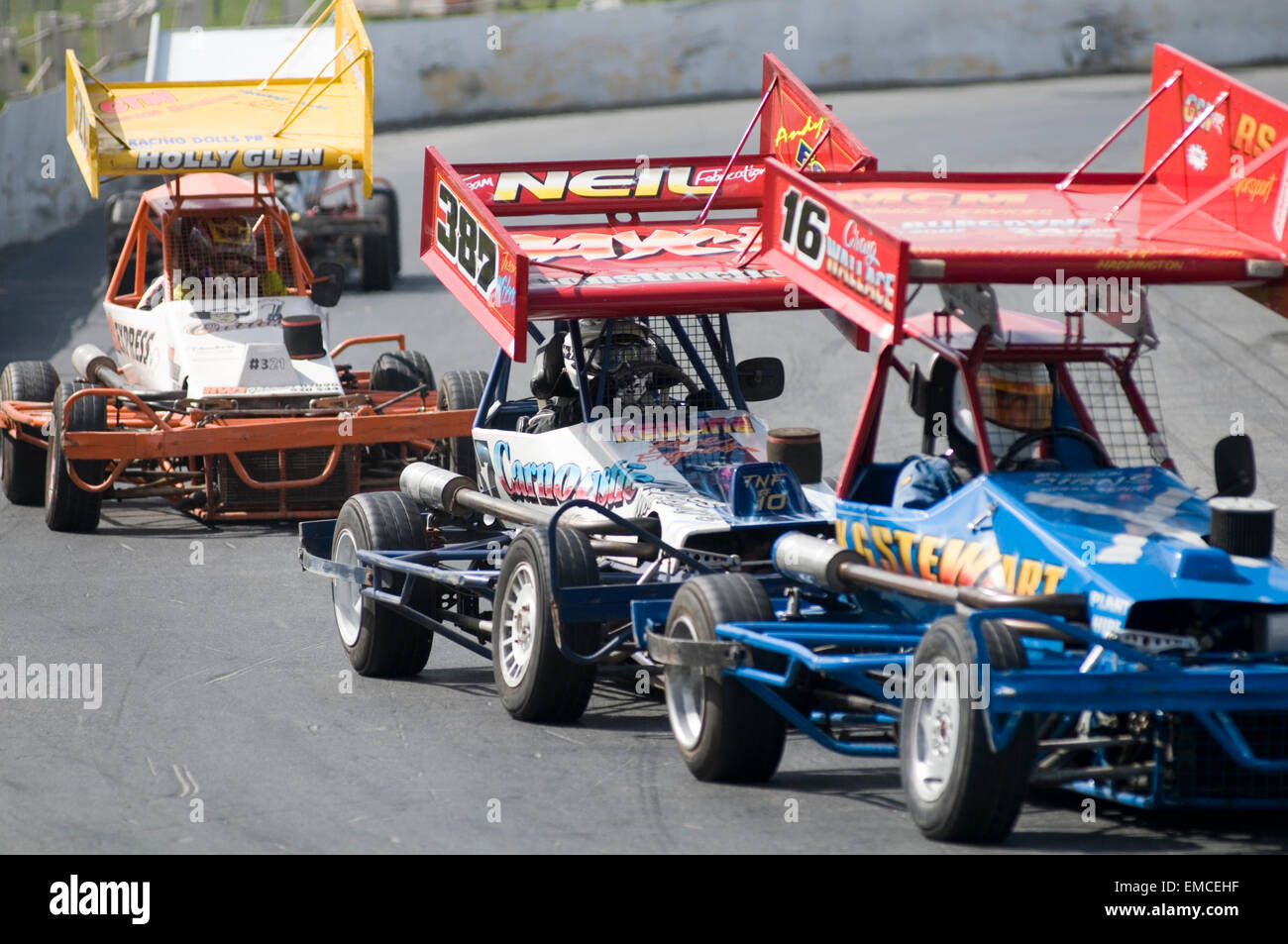 F2 Formel 2 Stock Car-Autos Rennen Rennen Rennen Ovalbahn Flügel Flügel Abtrieb offenen Rädern Asphalt kurze Motorsport Sport u Stockfoto