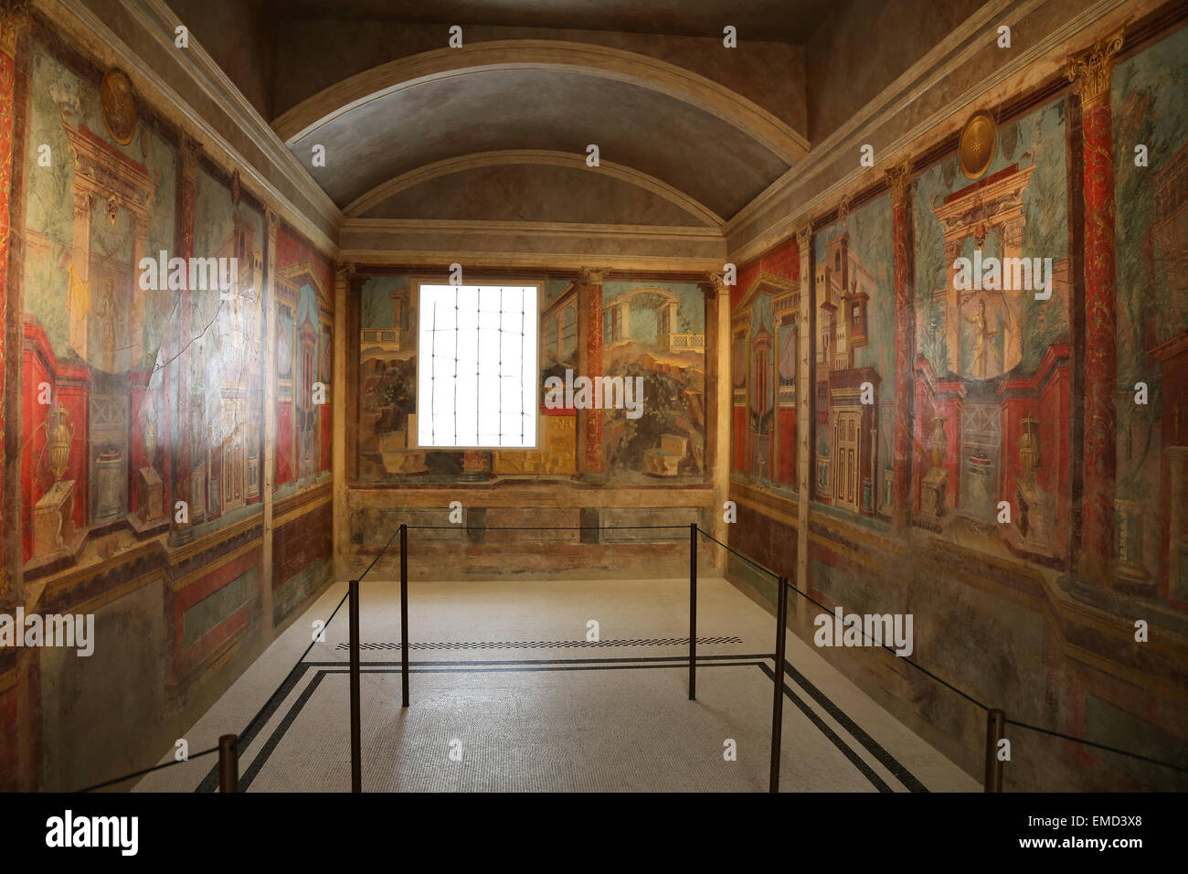 Römische Wandmalerei. Cubiculum Nocturnum. Späten republikanischen, 50-40 v. Chr.. 2. Stil. Villa des p. Fannius Synistor in Boscoreal, Italien Stockfoto