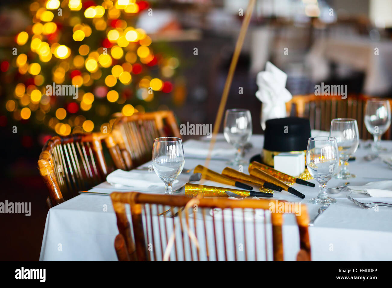 Tischdekoration für Weihnachtsfeier Stockfoto