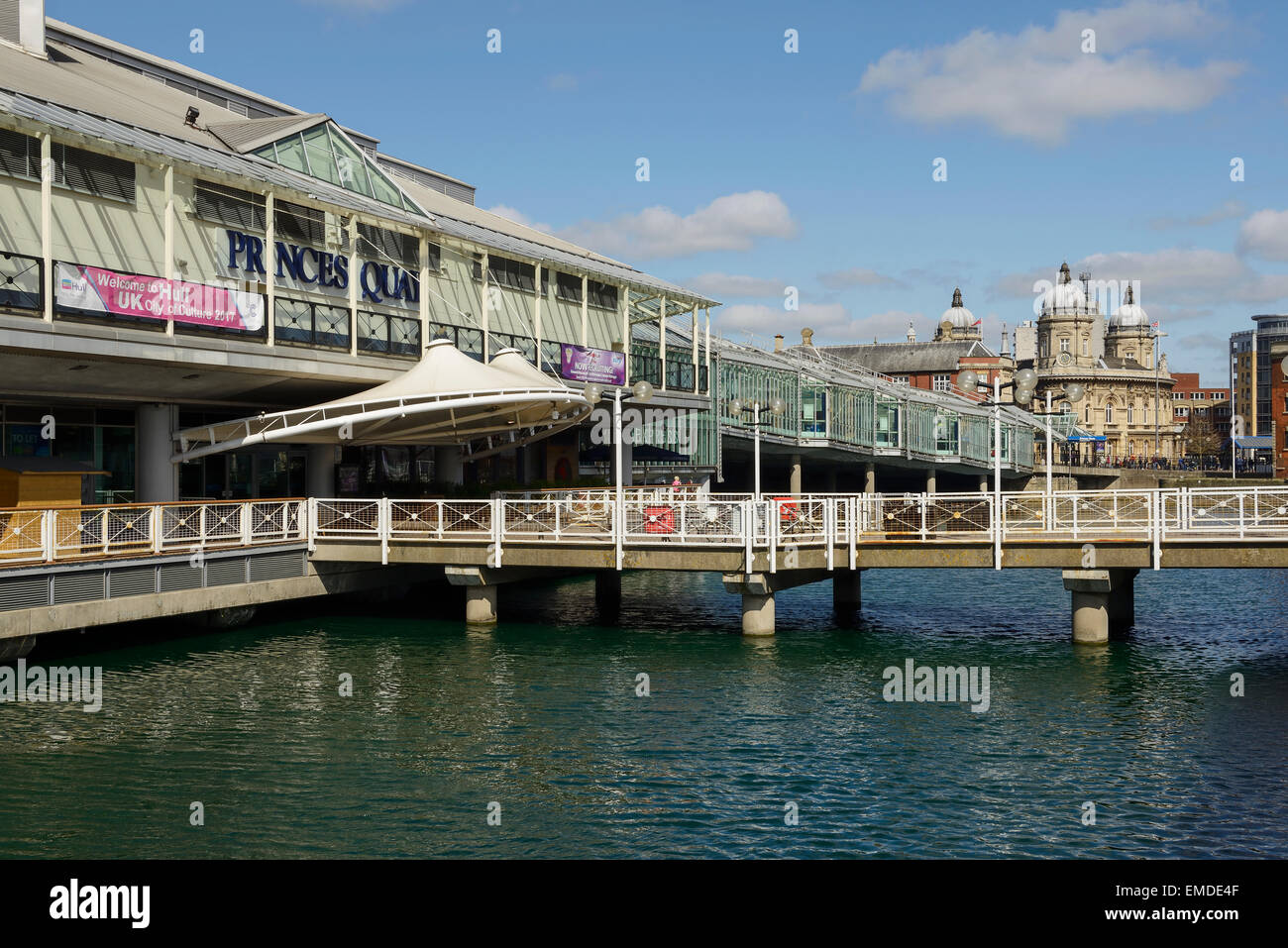 Die Fürsten Quay Shopping Centre mit Blick auf Princes Dock im Stadtzentrum von Hull UK Stockfoto