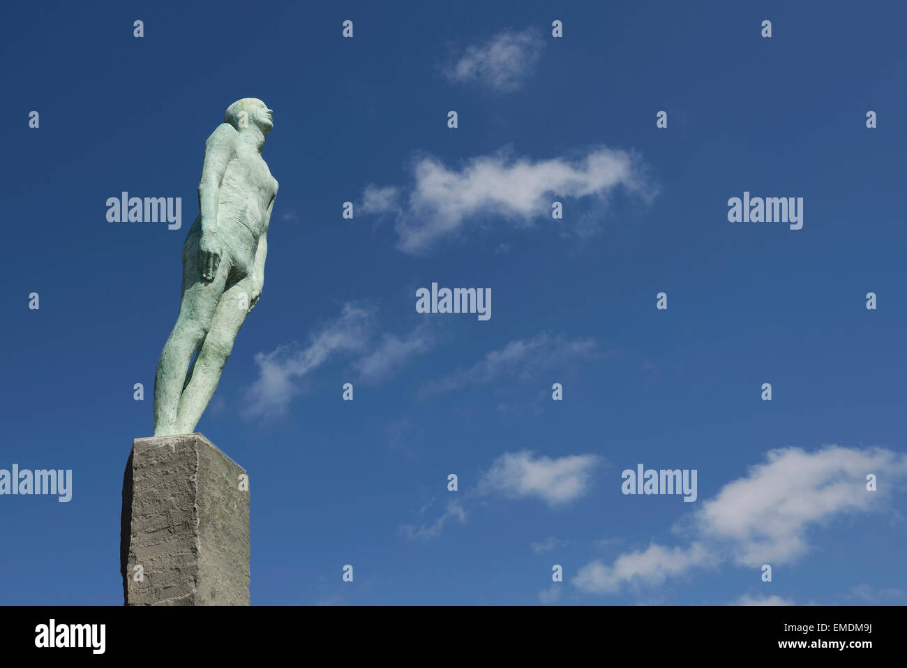 Die Reise-Statue des isländischen Künstlers Steinunn Thorarinsdottir Blick auf die Mündung des Humber im Stadtzentrum von Hull UK Stockfoto