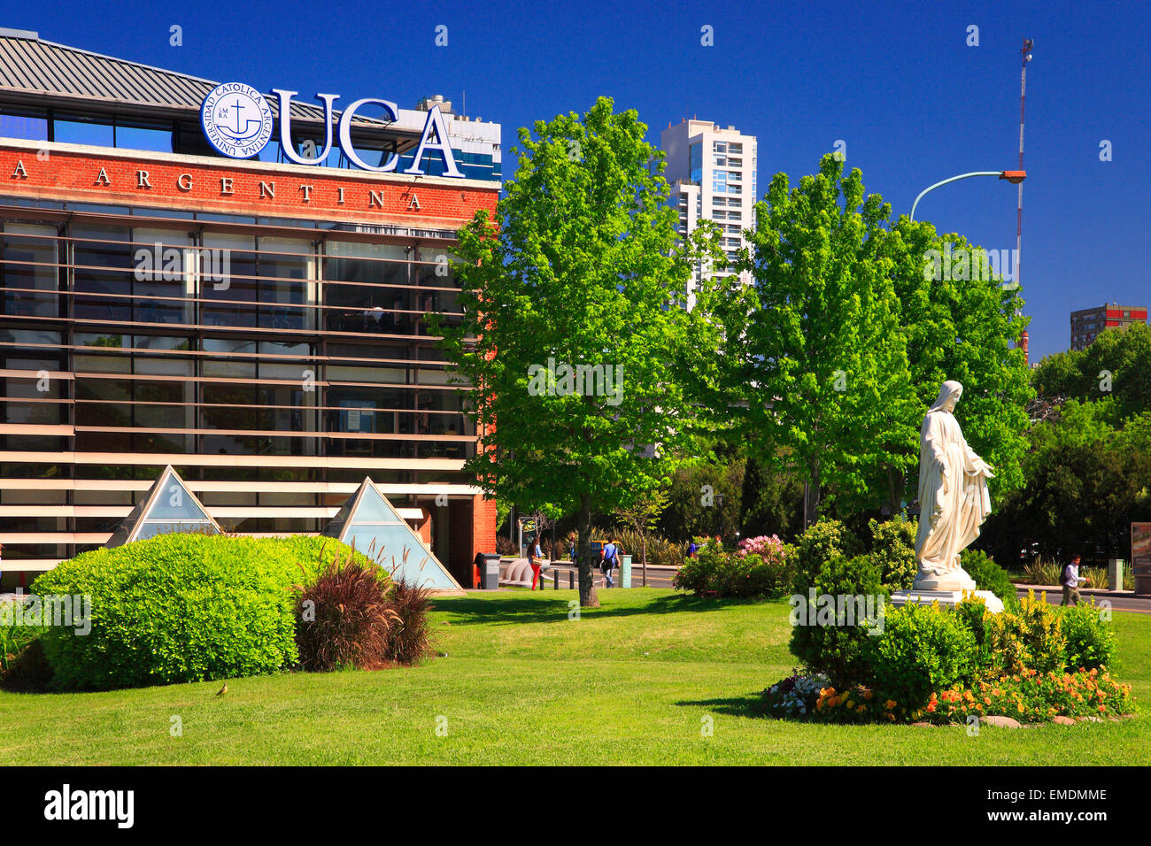 Universidad Católica Argentina U.C.A. (Katholische Universität von Argentinien) Fassade. Puerto Madero, Buenos Aires, Argentinien Stockfoto