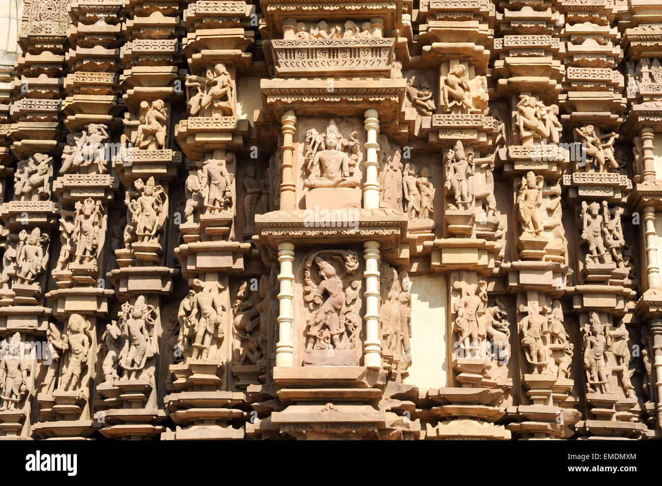 Detail des Kunstwerks im Khajuraho Tempel in Indien Stockfoto