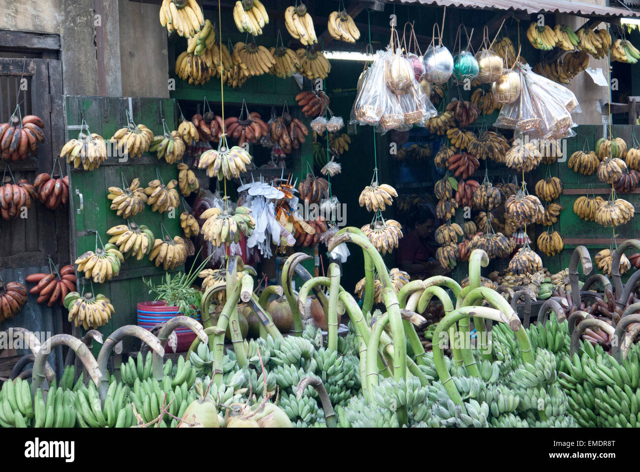 Banane und Wegerich Verkäufer Shop, 17. Straße, Yangon, Myanmar Stockfoto