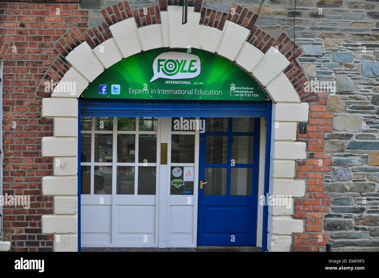 Außenseite des Foyle International Language School, untere Magazin Straße Londonderry (Derry), Nordirland Stockfoto
